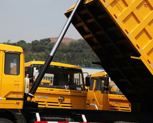 Jos Cargo juga menyediakan Dongkrak Hidrolik (Hydraulic Jack) sebagai alat bantu angkat untuk benda yang berat, menjadikan pengankatan benda atau barang yang berat menjadi mudah dalam pemindahan ke suatu tempat yang dinginkan dengan mudah, cepat dan tentunya aman.